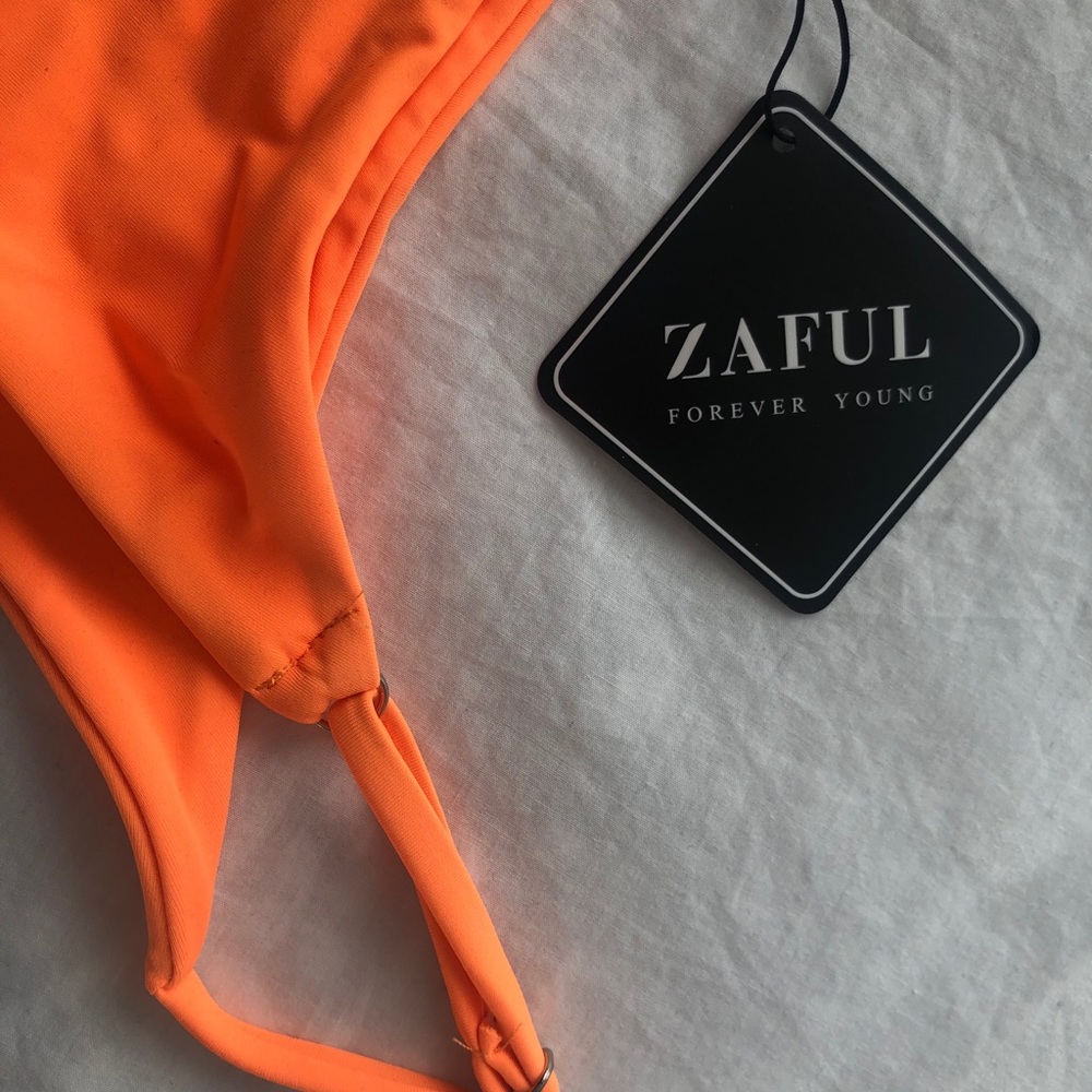 Orange string bikini - Picture 6 of 8